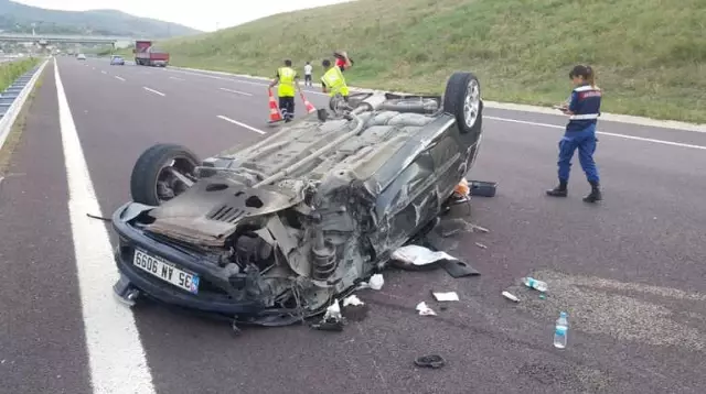 Otobanda Feci Kaza, Tır'a Çarpıp 4 Takla Attı