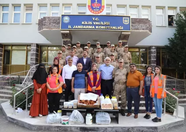 Sınırda Görev Yapan Mehmetçiğe Ev Yemeği