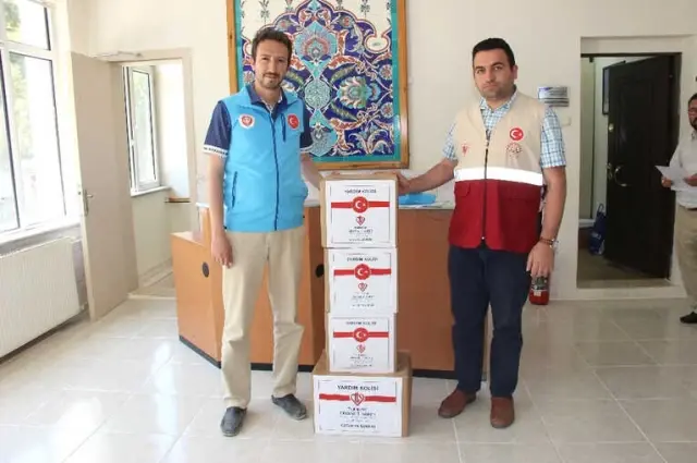 Türkiye Diyanet Vakfı Kütahya Şubesi'nden İhtiyaç Sahipleri İçin Yardım Kolisi