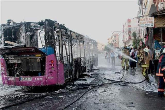 Gaziosmanpaşa'da Halk Otobüsü Alev Alev Yandı//ek Fotoğraflar