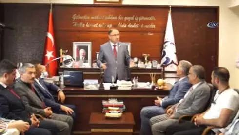 MHP Genel Sekreteri Büyükataman, Gönüllü Olarak Kızılay'da Çalıştı MHP Genel Sekreteri Büyükataman, Gönüllü Olarak Kızılay'da Çalıştı