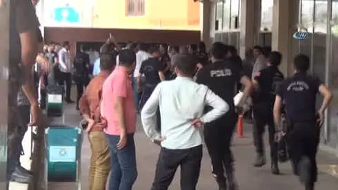 Milletvekilinin Esnaf Gezisi Sırasında Silahlı Kavga: 6 Yaralı Milletvekilinin Esnaf Gezisi Sırasında Silahlı Kavga: 6 Yaralı