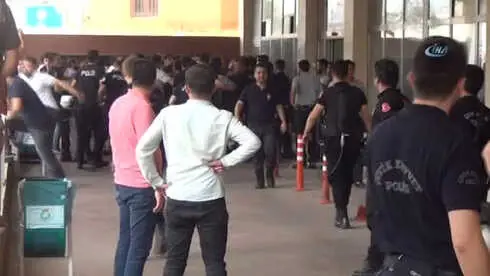 Milletvekilinin Esnaf Gezisi Sırasında Silahlı Kavga: 6 Yaralı Milletvekilinin Esnaf Gezisi Sırasında Silahlı Kavga: 6 Yaralı