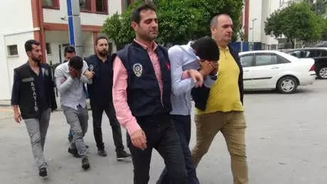 Soygun Sırasında Kuyumcuya Çevirdiği Silahı Ters Tuttu