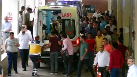 Suruç'ta AK Parti'lilere Saldırı: 6 Yaralı Suruç'ta AK Parti'lilere Saldırı: 6 Yaralı