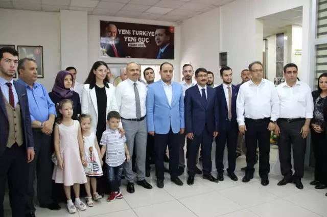 AK Parti'li Baybatur: 'Kefenimizi Giyerek Yola Çıktık' AK Parti'li Baybatur: 'Kefenimizi Giyerek Yola Çıktık'