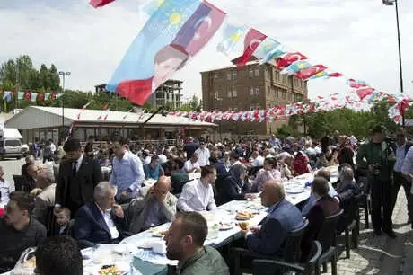 Akşener: Allah Aşkına Kardeşlik, Birlik Hukukunu Gözetmeye Devam Edelim Akşener: Allah Aşkına Kardeşlik, Birlik Hukukunu Gözetmeye Devam Edelim