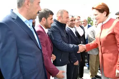 Akşener: Allah Aşkına Kardeşlik, Birlik Hukukunu Gözetmeye Devam Edelim Akşener: Allah Aşkına Kardeşlik, Birlik Hukukunu Gözetmeye Devam Edelim