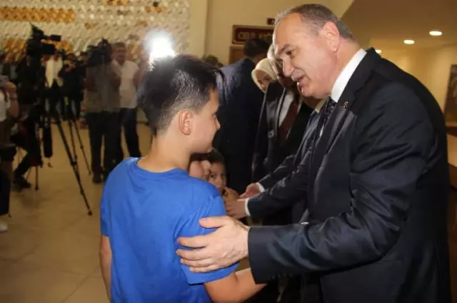 Bakan Özlü, Suruç'taki Hain Saldırıyı Kınadı Bakan Özlü, Suruç'taki Hain Saldırıyı Kınadı