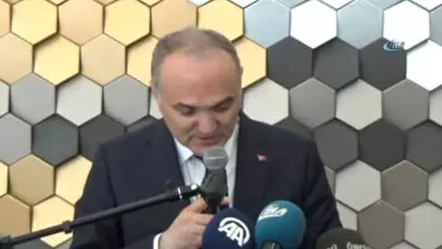 Bakan Özlü: (Suruç'taki Saldırı) 'Hiçbir Siyasi Görüş İnsan Hayatını Hiçe Sayacak Kadar Değerli... Bakan Özlü: (Suruç'taki Saldırı) 'Hiçbir Siyasi Görüş İnsan Hayatını Hiçe Sayacak Kadar Değerli...