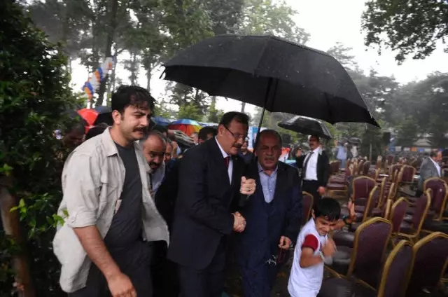 Başbakan Yardımcısı Hakan Çavuşoğlu: 'Nerede Varsalar Bunları Temizleyeceğiz' Başbakan Yardımcısı Hakan Çavuşoğlu: 'Nerede Varsalar Bunları Temizleyeceğiz'