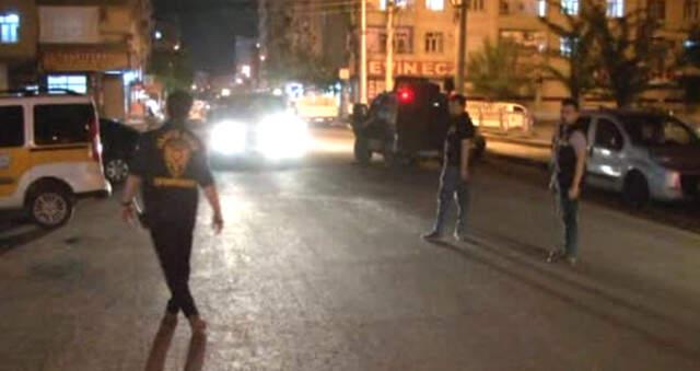 Diyarbakır'da Yüklü Miktarda Cephanelik Taşıyan Araç Yakalandı
