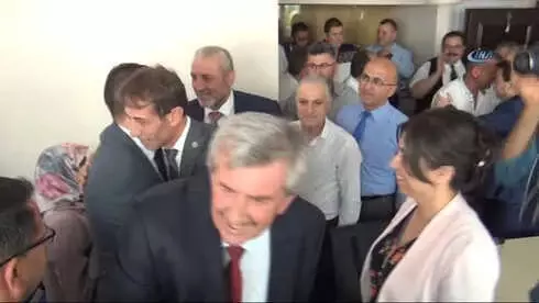 MHP'li Akçay: 'İbrahim Halil Yıldız, Sürekli PKK Tehdidi Altında Bulunan Bir Arkadaşımızdır' MHP'li Akçay: 'İbrahim Halil Yıldız, Sürekli PKK Tehdidi Altında Bulunan Bir Arkadaşımızdır'