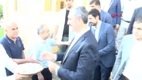 Şanlıurfa Adalet Bakanı Gül Suruç'ta Yapılan Saldırıyı Kınıyorum Şanlıurfa Adalet Bakanı Gül Suruç'ta Yapılan Saldırıyı Kınıyorum