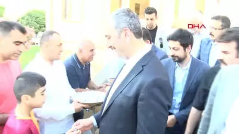 Şanlıurfa Adalet Bakanı Gül Suruç'ta Yapılan Saldırıyı Kınıyorum Şanlıurfa Adalet Bakanı Gül Suruç'ta Yapılan Saldırıyı Kınıyorum