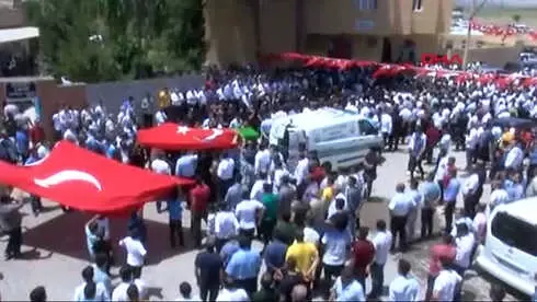 Şanlıurfa Suruç Saldırısında Hayatını Kaybeden Mehmet Şah Yıldız, Son Yolculuğuna Uğurlanıyor-1 Şanlıurfa Suruç Saldırısında Hayatını Kaybeden Mehmet Şah Yıldız, Son Yolculuğuna Uğurlanıyor-1