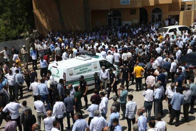 Suruç Saldırısında Hayatını Kaybeden Milletvekilinin Abisini Yüzlerce Kişi Uğurladı