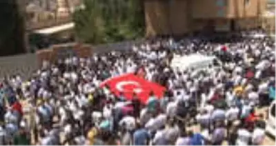Suruç'ta Hayatını Kaybeden AK Parti Milletvekili'nin Ağabeyi Mehmet Şah Yıldız Toprağa Verildi Suruç'ta Hayatını Kaybeden AK Parti Milletvekili'nin Ağabeyi Mehmet Şah Yıldız Toprağa Verildi
