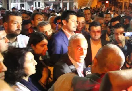 Suruç'ta Seçim Kampanyasında Kan Döküldü: 4 Ölü, 8 Yaralı (9) Suruç'ta Seçim Kampanyasında Kan Döküldü: 4 Ölü, 8 Yaralı (9)