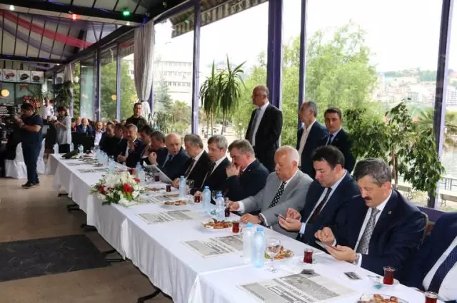 Zonguldak'ta Protokol Bayramlaştı Zonguldak'ta Protokol Bayramlaştı