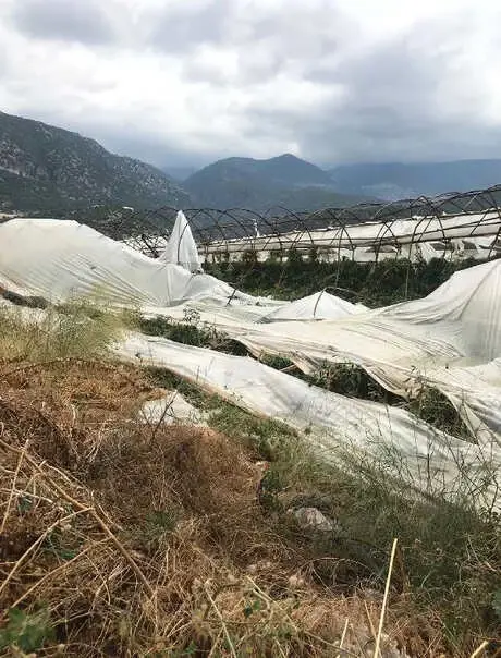 Antalya'da Fırtına ve Dolu Tarım Alanlarını Vurdu Antalya'da Fırtına ve Dolu Tarım Alanlarını Vurdu