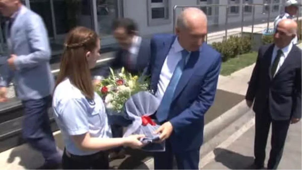 İbb Başkanı Mevlüt Uysal Görev Başındaki Personellerle Bayramlaştı- Başkan Uysal: '185 Bin Suriyeli...