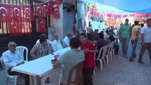 Suruç'taki Ak Partililere Yönelik Saldırı - AK Parti Milletvekili Yıldız'ın Taziye Kabul Ediyor Suruç'taki Ak Partililere Yönelik Saldırı - AK Parti Milletvekili Yıldız'ın Taziye Kabul Ediyor