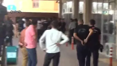 Suruç'taki Olayla İlgili Soruşturma: 19 Kişi Gözaltına Alındı Suruç'taki Olayla İlgili Soruşturma: 19 Kişi Gözaltına Alındı
