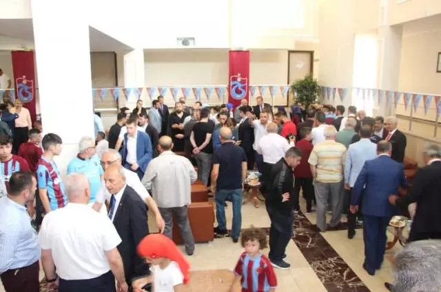 Trabzonspor'da Bayramlaşma Töreni Düzenlendi Trabzonspor'da Bayramlaşma Töreni Düzenlendi