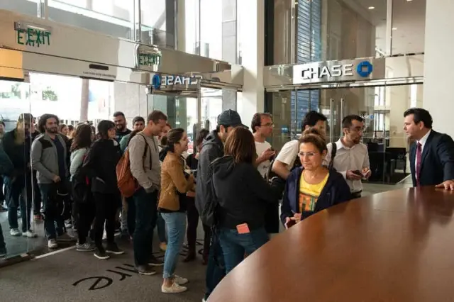 ABD'de Oy Kullanma İşlemi Devam Ediyor ABD'de Oy Kullanma İşlemi Devam Ediyor