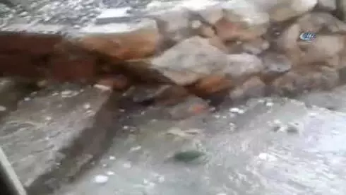 Demre'de Dolu ve Fırtına Blançosu... 930 Dönüm Alan Zarar Gördü Demre'de Dolu ve Fırtına Blançosu... 930 Dönüm Alan Zarar Gördü