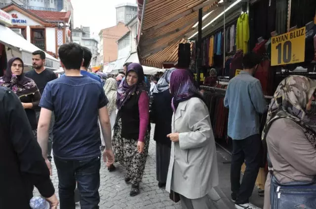 Kadınlar Alışverişte Haklarını Daha Çok Savunuyor Kadınlar Alışverişte Haklarını Daha Çok Savunuyor