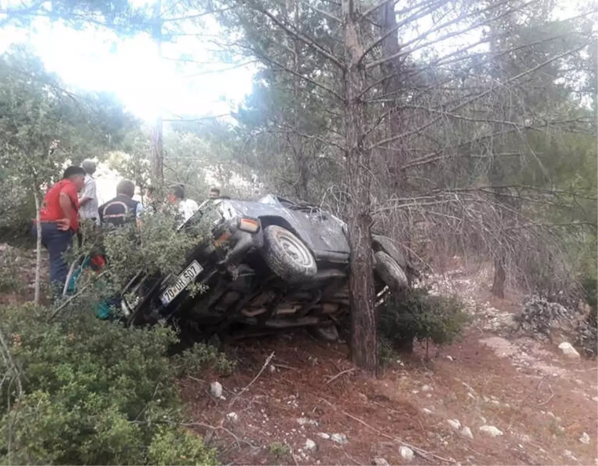 Kamyonet Uçuruma Yuvarlandı: 5 Yaralı