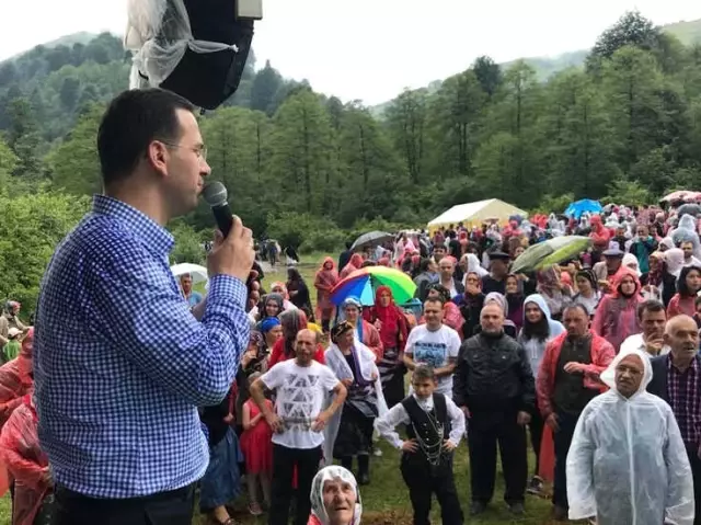 AK Parti Trabzon Milletvekili Adayları Seçim Çalışmalarını Sürdürüyor AK Parti Trabzon Milletvekili Adayları Seçim Çalışmalarını Sürdürüyor