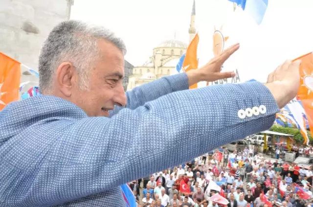 AK Parti Trabzon Milletvekili Adayları Seçim Çalışmalarını Sürdürüyor AK Parti Trabzon Milletvekili Adayları Seçim Çalışmalarını Sürdürüyor