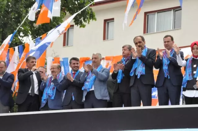AK Parti Trabzon Milletvekili Adayları Seçim Çalışmalarını Sürdürüyor AK Parti Trabzon Milletvekili Adayları Seçim Çalışmalarını Sürdürüyor