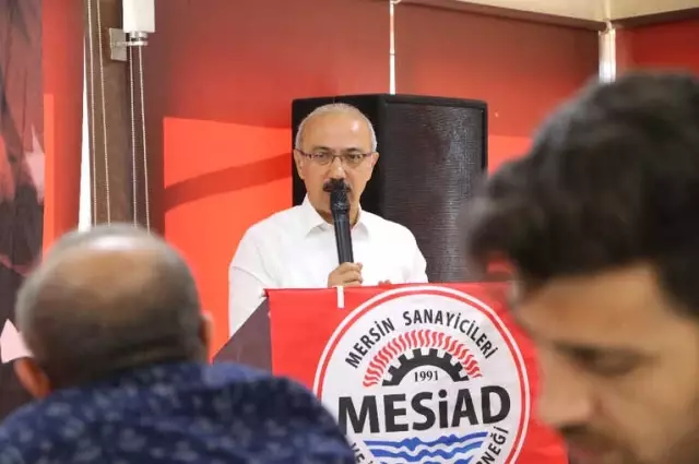 Bakan Elvan: 'Balık Çiftliklerini Karadan Bin 900 Metre İleri Taşıyacağız' Bakan Elvan: 'Balık Çiftliklerini Karadan Bin 900 Metre İleri Taşıyacağız'