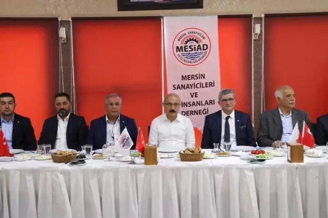 Bakan Elvan: 'Ülke Yönetimine Soyunan İnsanlar Öyle Ağzına Geleni Söylememeli' Bakan Elvan: 'Ülke Yönetimine Soyunan İnsanlar Öyle Ağzına Geleni Söylememeli'
