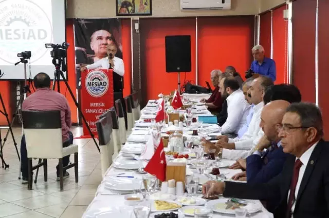 Bakan Elvan: 'Ülke Yönetimine Soyunan İnsanlar Öyle Ağzına Geleni Söylememeli' Bakan Elvan: 'Ülke Yönetimine Soyunan İnsanlar Öyle Ağzına Geleni Söylememeli'