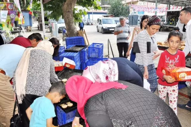 Gaziantep'te 3 Günde 13 Ton Kömbe Satıldı Gaziantep'te 3 Günde 13 Ton Kömbe Satıldı
