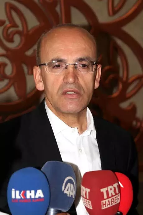 Mehmet Şimşek: Dolar, tüm para birimlerine karşı değer kazandı 81