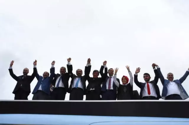 Vakfıkebir AK Parti Millletvekili Adaylarını Bağrına Bastı Vakfıkebir AK Parti Millletvekili Adaylarını Bağrına Bastı