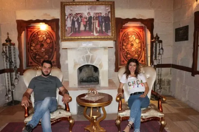 Aşk ve Mavi Dizisinin Konağı Ziyaretçi Akınına Uğruyor Aşk ve Mavi Dizisinin Konağı Ziyaretçi Akınına Uğruyor
