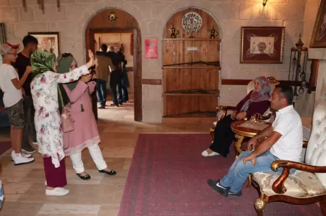 Aşk ve Mavi Dizisinin Konağı Ziyaretçi Akınına Uğruyor Aşk ve Mavi Dizisinin Konağı Ziyaretçi Akınına Uğruyor