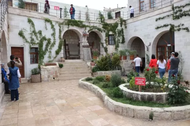 Aşk ve Mavi Dizisinin Konağı Ziyaretçi Akınına Uğruyor Aşk ve Mavi Dizisinin Konağı Ziyaretçi Akınına Uğruyor