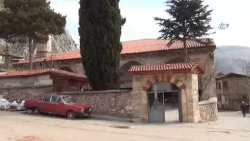 Bu Kuş Evi Tam 339 Yaşında Bu Kuş Evi Tam 339 Yaşında