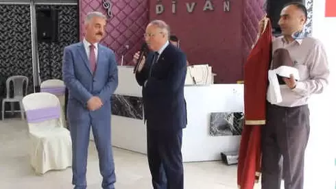Bursalı Esnaflar Büyükataman'ı Siyasetin Ustası İlan Etti Bursalı Esnaflar Büyükataman'ı Siyasetin Ustası İlan Etti