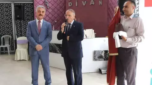 Bursalı Esnaflar Büyükataman'ı Siyasetin Ustası İlan Etti Bursalı Esnaflar Büyükataman'ı Siyasetin Ustası İlan Etti