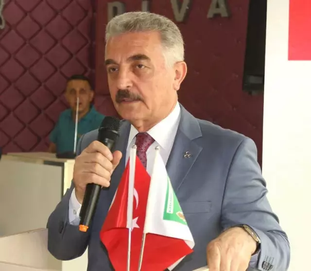 Bursalı Esnaflar Büyükataman'ı Siyasetin Ustası İlan Etti Bursalı Esnaflar Büyükataman'ı Siyasetin Ustası İlan Etti