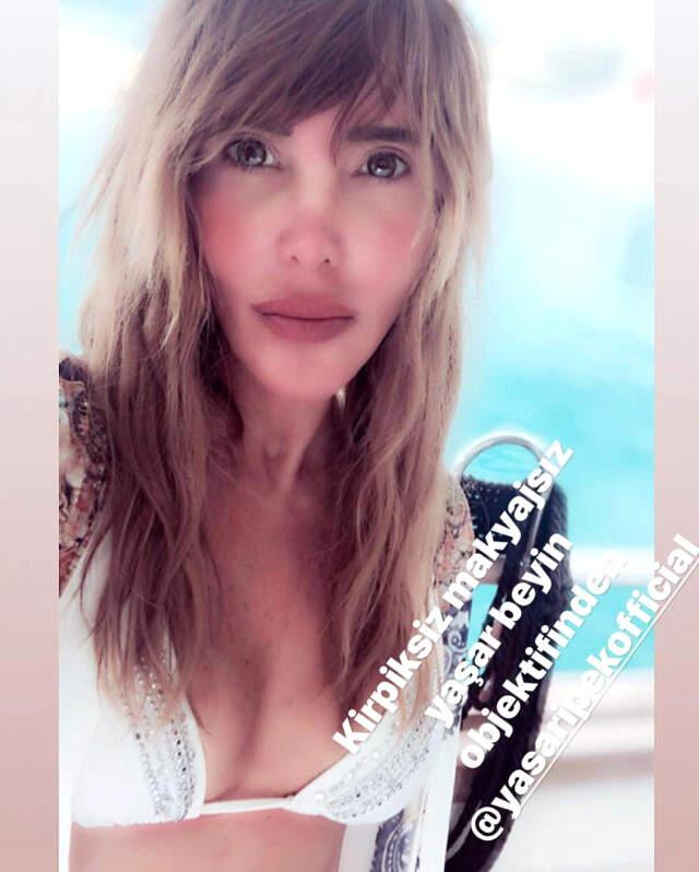 Fahriye Evcen'in Başlattığı Akıma Ünlülerden Fotoğraf Yağdı